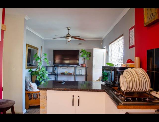 3 BEDROOM HOUSE FOR SALE IN PELIKAN PARK